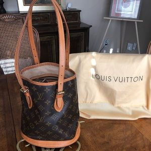💫⭐️Authentic Louis Vuitton Petit Bucket✨🌟